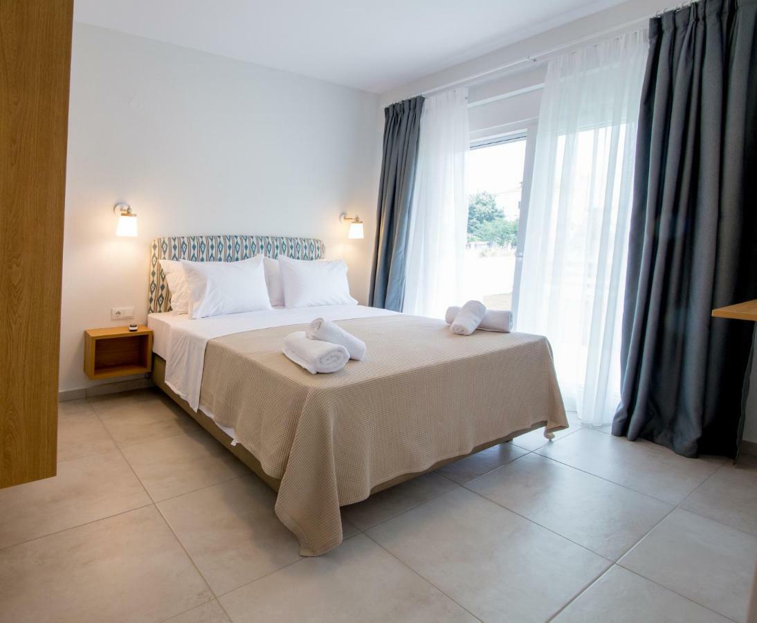 The Papoutsakis Apartments Nikiti  Ngoại thất bức ảnh